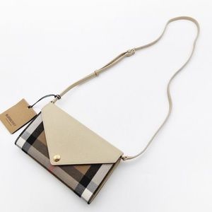 burberry hannah crossbody chain bag